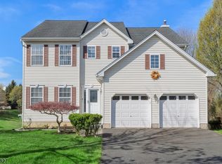9 Sally Ct, Bridgewater, NJ 08807