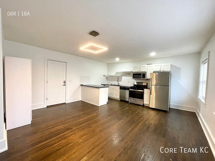 1st image of 110 E 40th St APT 204