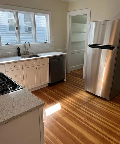 Kitchen - large pantry