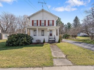 12 E 1st St, Sandy Creek, NY 13145