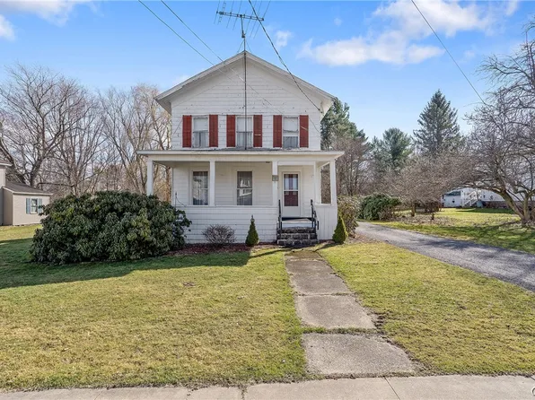 12 E 1st St, Sandy Creek, NY 13145