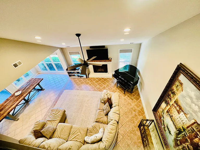205 Kinderhill Ct — Photo 4