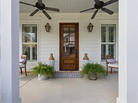 4th image of 28 Bay Pointe Ct