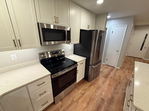 5th image of 1306 Skyline Dr