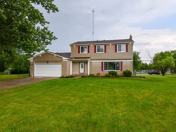 3rd image of 27401 Elsworth Dr