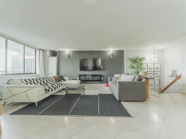 831 Harmon Cove Tower #831, Secaucus, NJ 07094