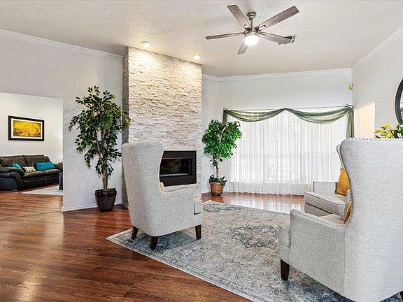 4th image of 1428 NE Independence Ave