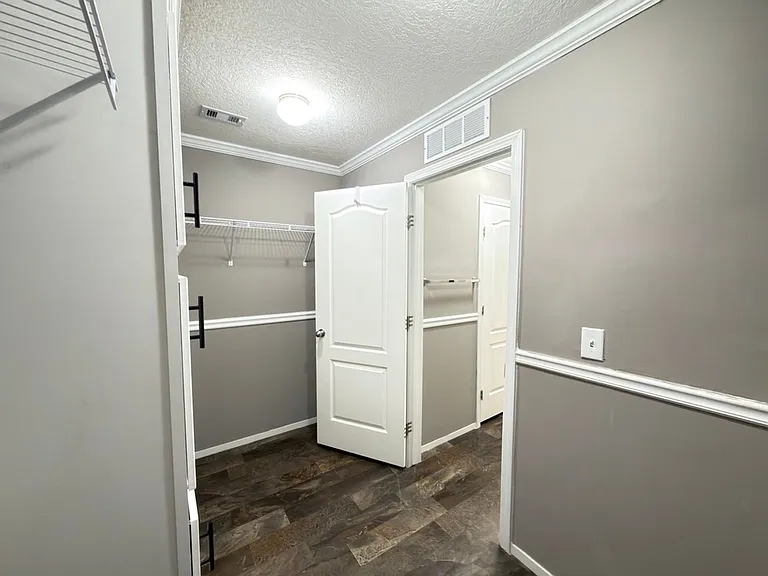 55 Oak Ave — Photo 35