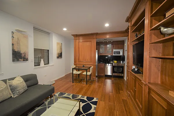 Rented by Global Realty Opportunities | media 2
