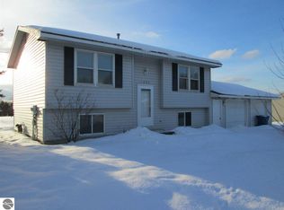 1888 Radcliffe Rd, Traverse City, MI 49685