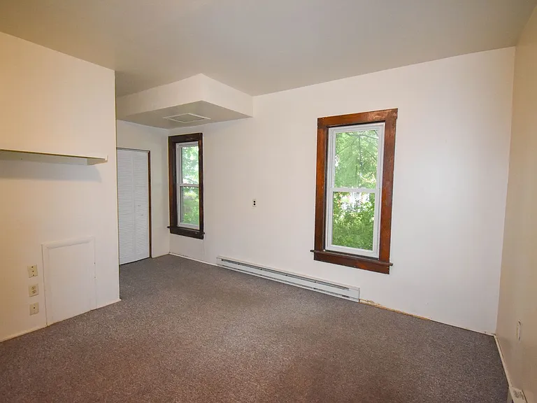 155 N Fairview St — Photo 10