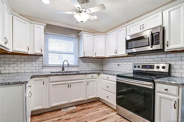 1st image of 2027 Redwood Cir