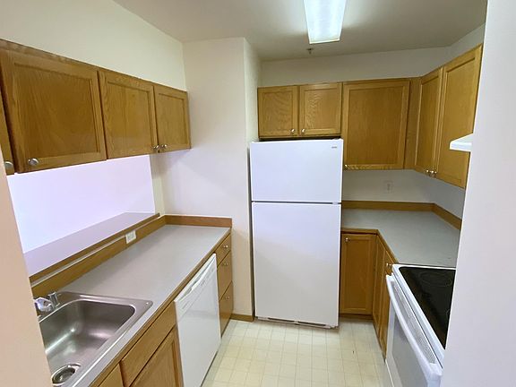 5th image of 2021 NW 59th St #102