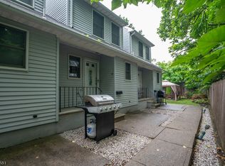 47 School St, Clark, NJ 07066