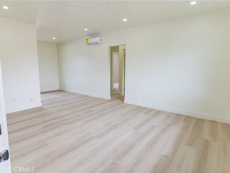 3445 Edgehill Dr #4 — Photo 4