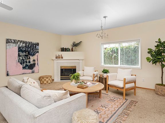 4th image of 1932 NE Harewood Pl