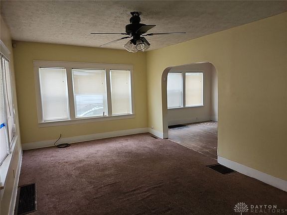 3rd image of 548 Evergreen Ave