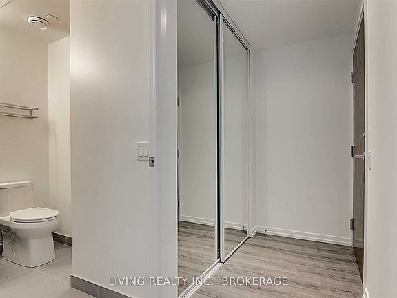 4th image of 1000 Portage Pkwy #1801