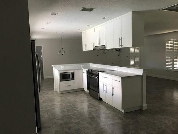 2nd image of 768 SW Hidden River Ave