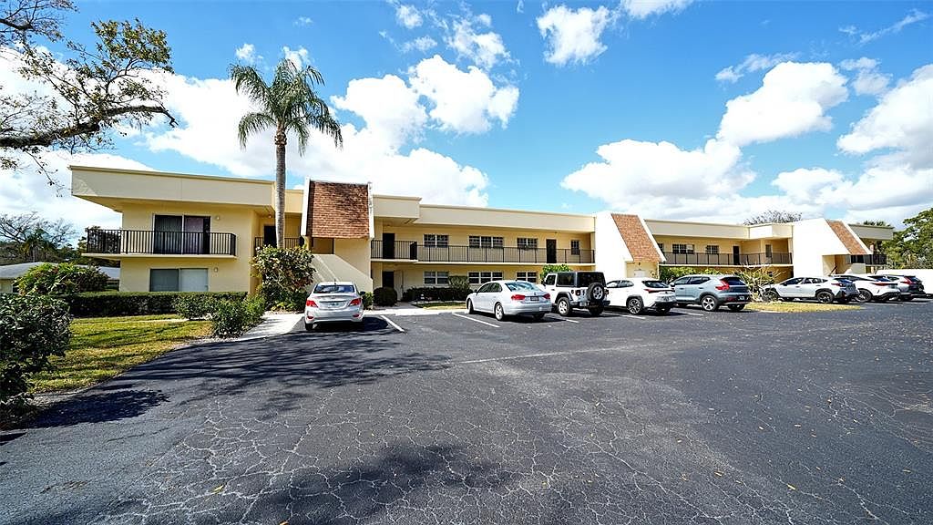 7880 Palm Aire Ln APT 203