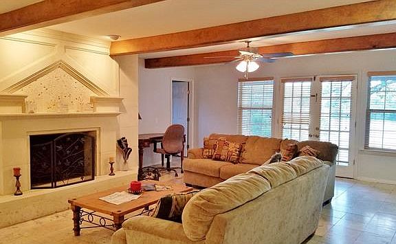 4th image of 4230 River Oaks Dr