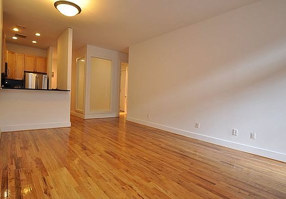 3rd image of 124 E 27th St APT 2B
