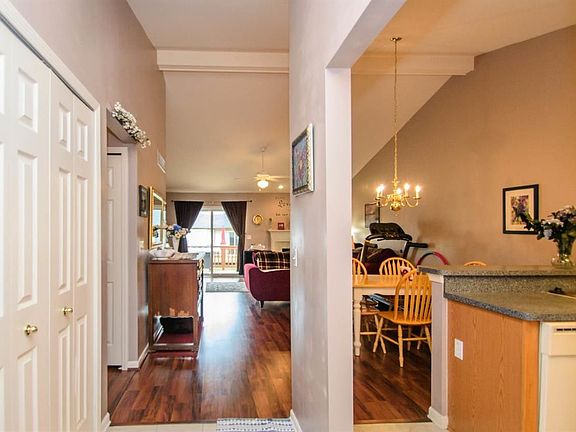 3rd image of 1822 Wexford Dr