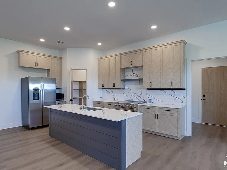 2336 N Stonecress St — Photo 5