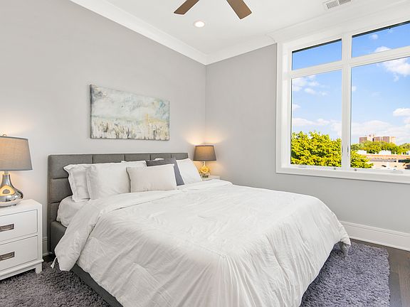 5th image of 5748 N Hermitage Ave #302