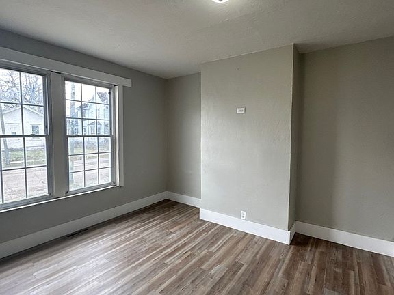 2nd image of 221 Far Hills Ave #1