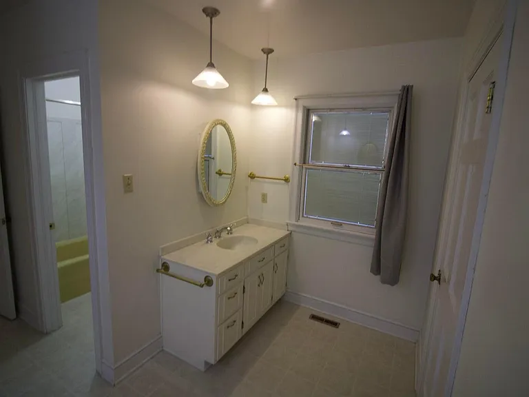 1502 Electric Rd SW — Photo 15