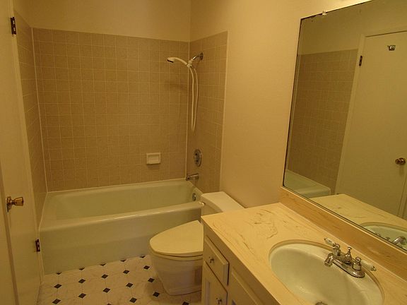 2nd image of 112 Oak Hill Dr