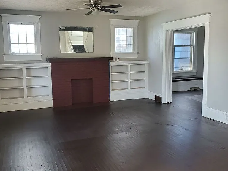 1356 Woodland Ave NW — Photo 2