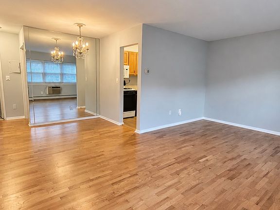 3rd image of 25 River Rd APT A27