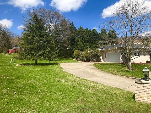 3rd image of 107 Leatherwood Dr