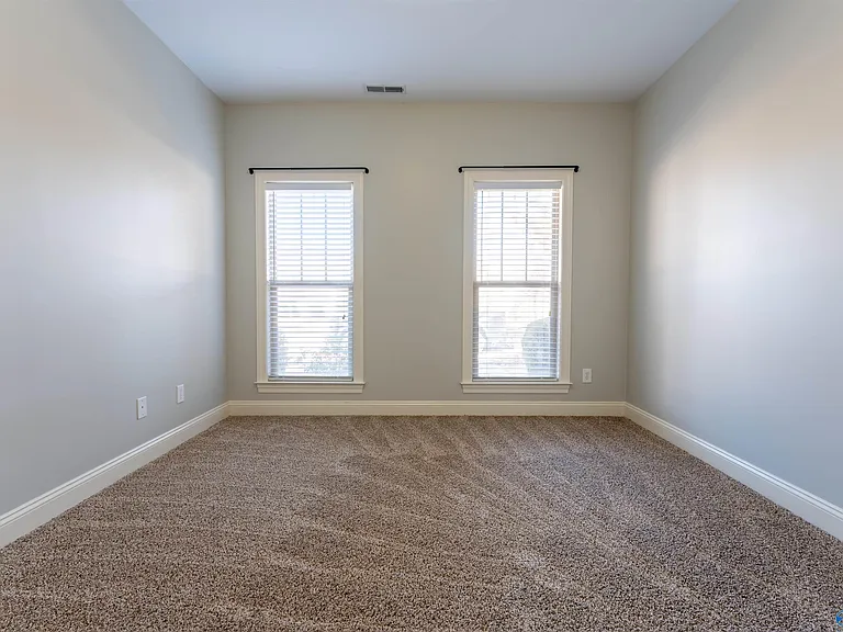 525 W Mossyleaf Dr SW — Photo 4