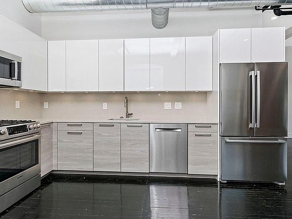 4th image of 244 Brighton Ave #24