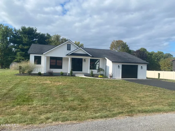 4 Bells Ln, Tyrone, PA 16686