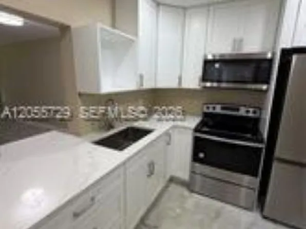 6720 Arbor Dr, Hollywood, FL 33023