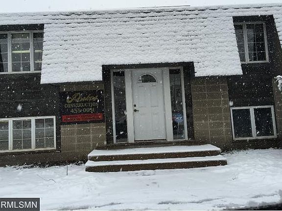 4th image of 1010 Robert St S