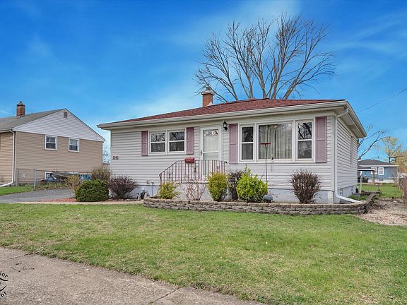 2nd image of 3341 Maple Dr