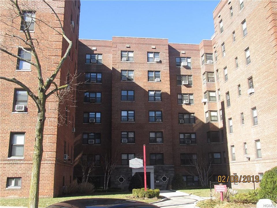 1st image of 1 Fisher Dr APT 221