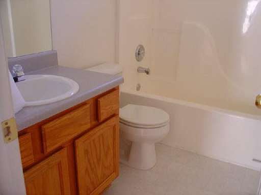 4th image of 1093 Abington Ct