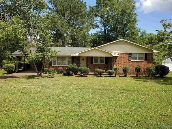1803 Riverview Cir, Scottsboro, AL 35769