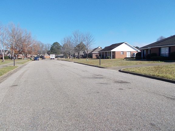 4th image of 1225 Sandlewood Dr