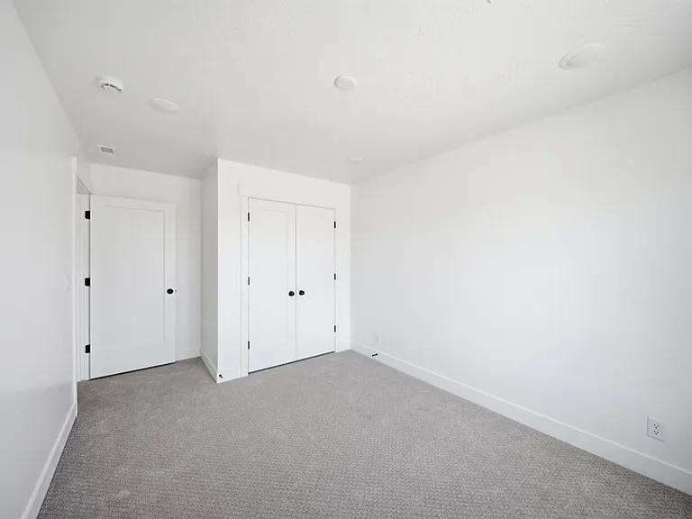 946 E Malibu Ln — Photo 21