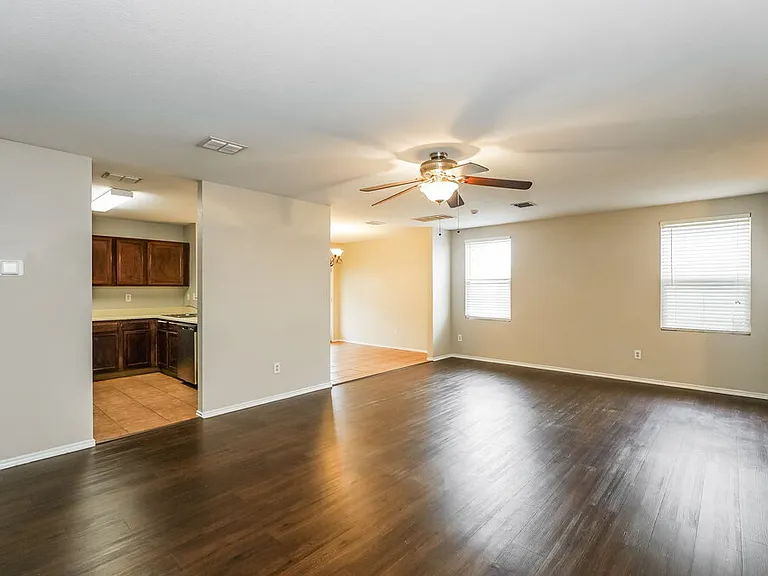 205 Crescent Ridge Dr — Photo 6