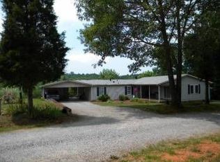 1237 Groundhog Trl, Pilot Mountain, NC 27041