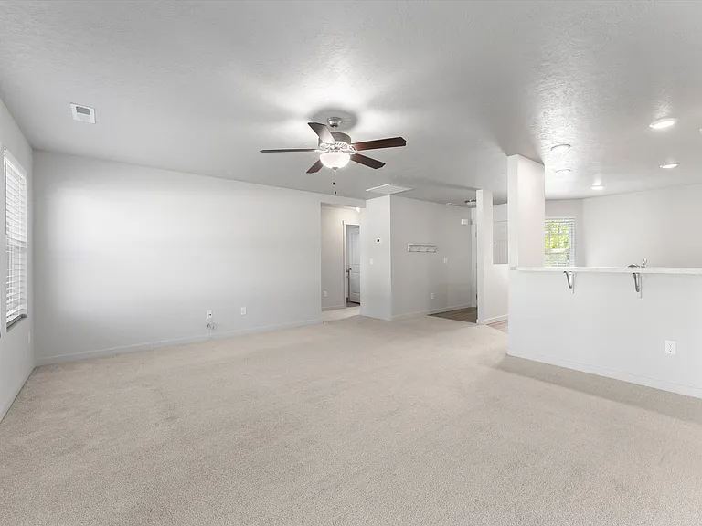 15090 N Bonelli Ave — Photo 9