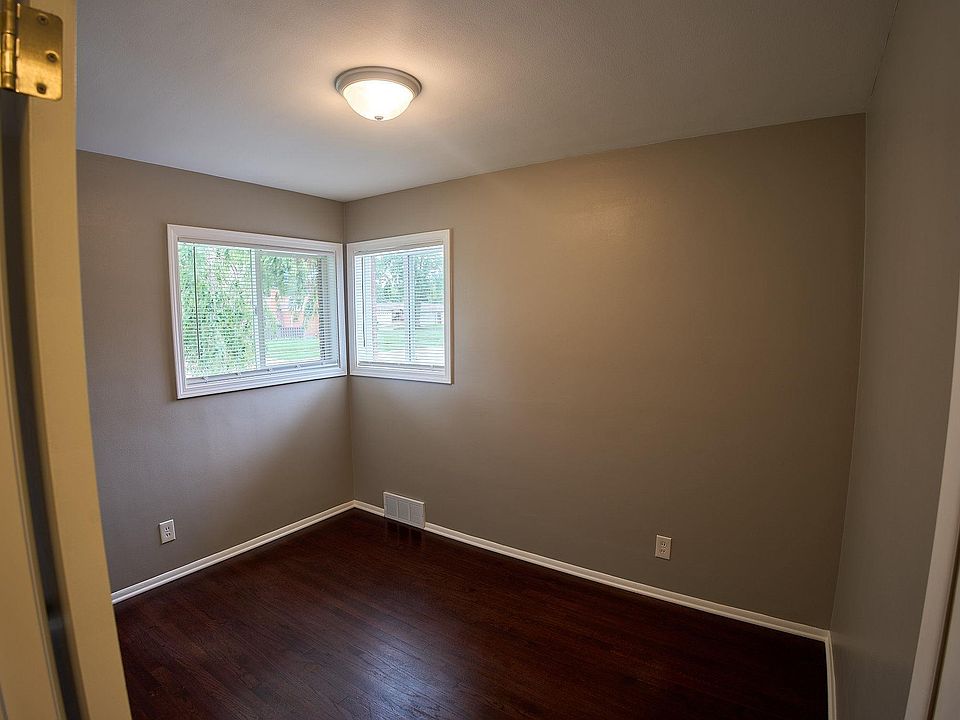 13037 Champaign Ave, photo 11